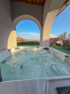 Aranyeső Apartmanházak No.163