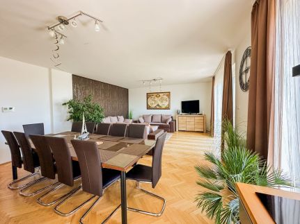 Aranyeső Apartmanházak No.155