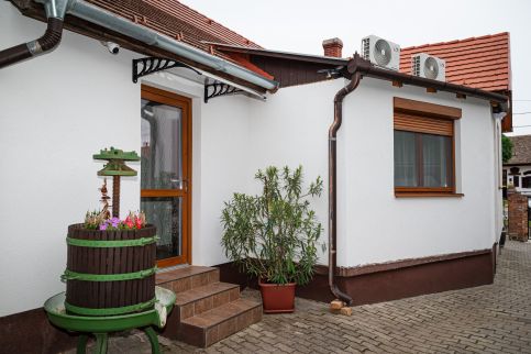 Urszics Családi Panzió28