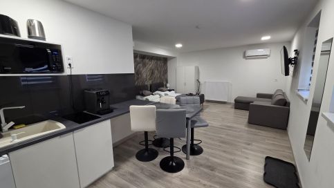 Belvárosi apartmanház 218