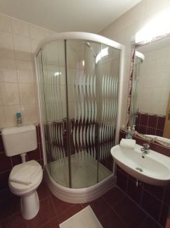 Luxor Apartmanház14