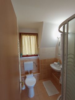 Luxor Apartmanház19