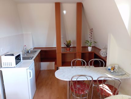 Luxor Apartmanház23