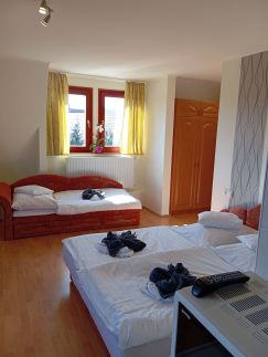 Luxor Apartmanház24