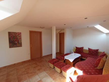 Luxor Apartmanház25