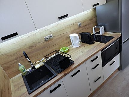 Alison Blu Apartman ****12