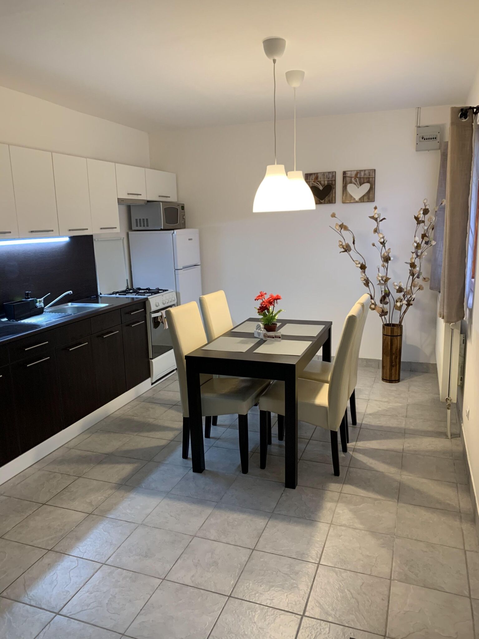 Várlak Apartman – Dinnyés