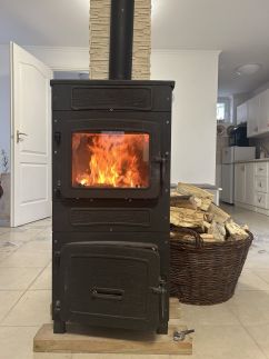 Varázslakos Tanya90