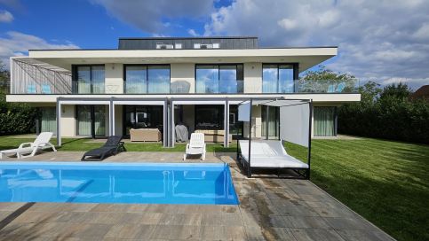 Almádi Luxus Apartman 215