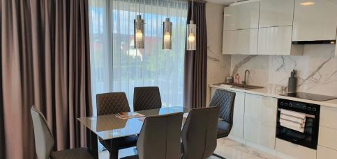 Almádi Luxus Apartman 24