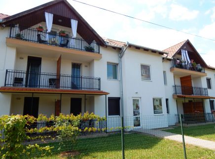 Falevél Apartmanház10