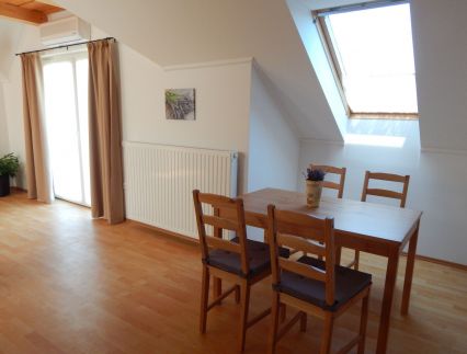 Falevél Apartmanház7