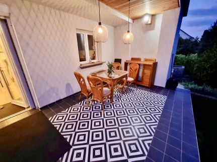 Neon Apartman22