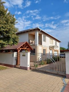 Elek Apartmanház