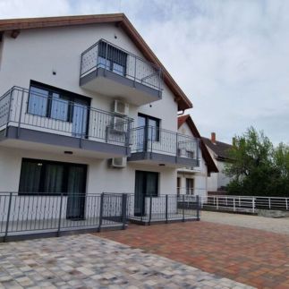 Anton Apartmanház4