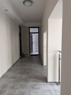 One Step Apartman12