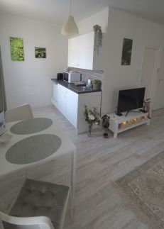 Erka Home Apartman24