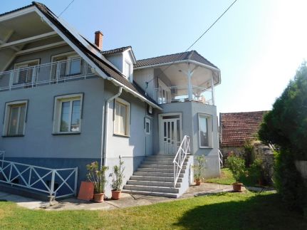 Peti-Lak Apartman