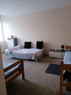 Állomás Apartman12