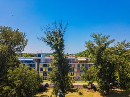 Azúr Villa Magán Apartman1