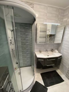 Cosmopolitan Apartman23