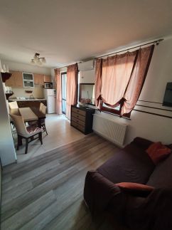 Krisi Apartman8