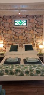 Üvegműves Apartman