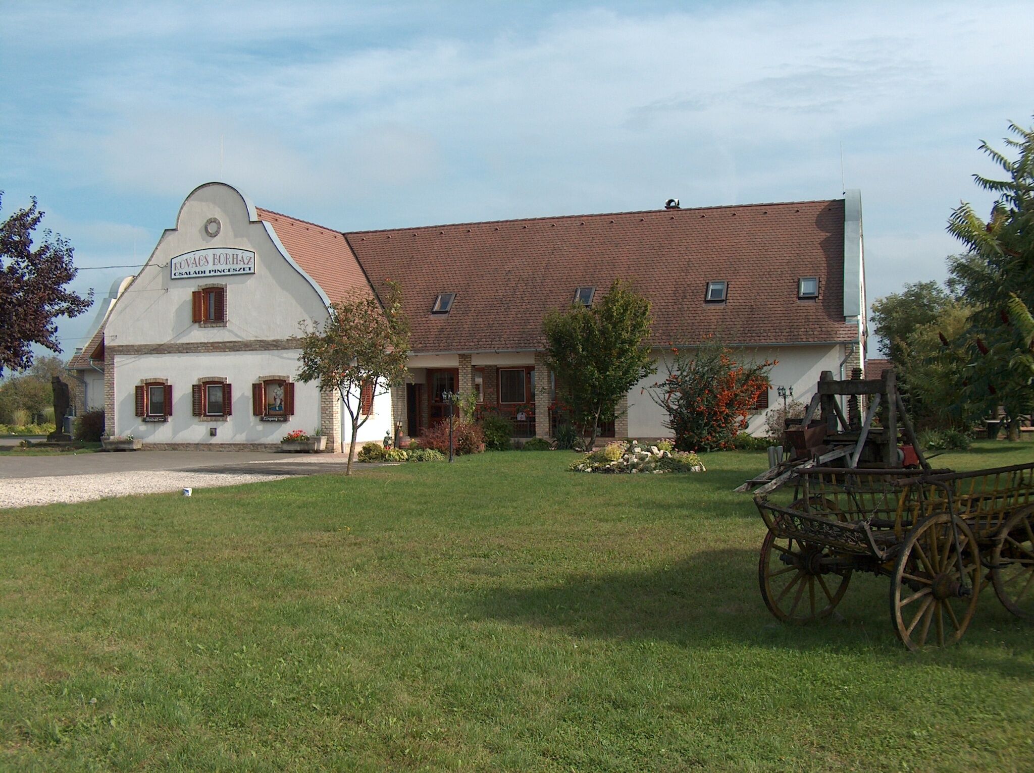 Borház Panzió – Hajós