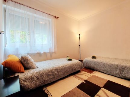 Juhar Apartmanház3