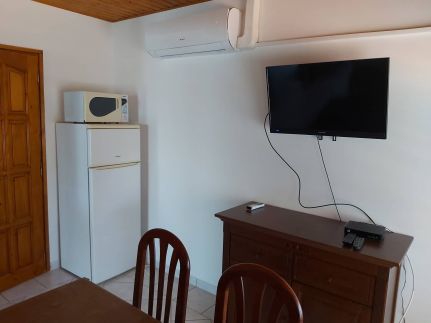 Hullám Apartman és Étterem3