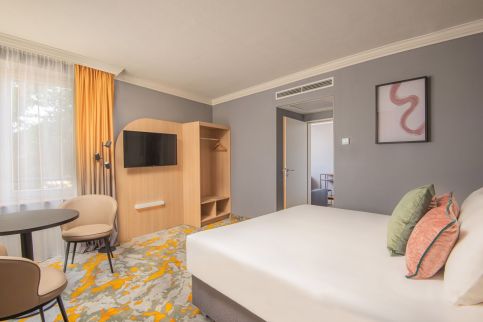 Castrum Hotel30