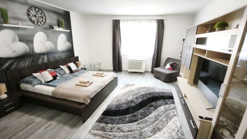 Freedom Apartman8