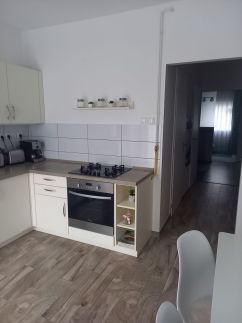 Elizabeth Apartman223