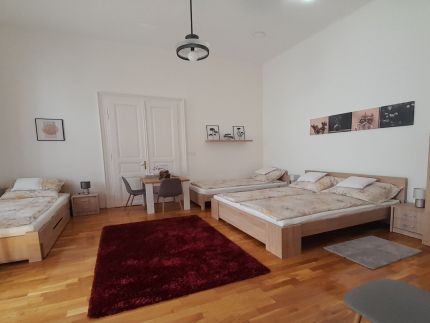 Déri Kert Apartmanház A***7