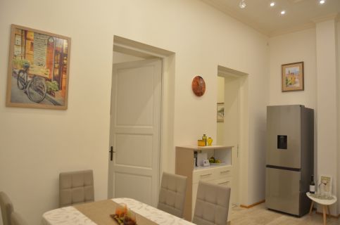 Elegant Apartman8