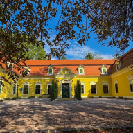 Pluto Lovas Vendégház