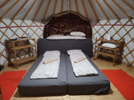 Kincs Apartman és Jurtaszállás54