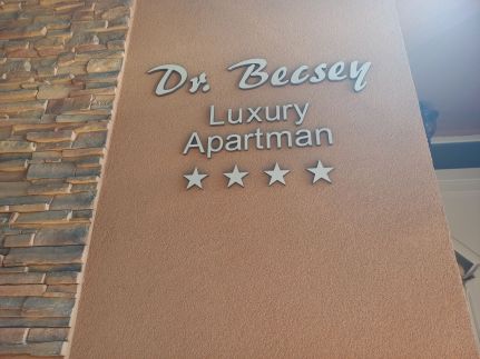 Dr Becsey Luxury Apartman31