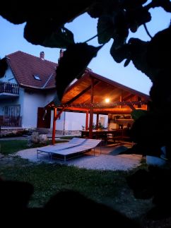 Lake View Fügéskert Apartman7