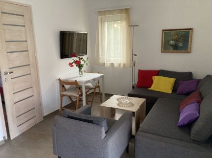 Lake View Fügéskert Apartman