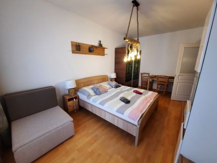 Zöld Béka Apartmanok Kölcsey II.4