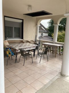 Rózsás Apartman 22