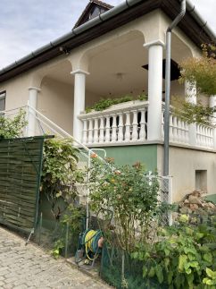 Rózsás Apartman 23