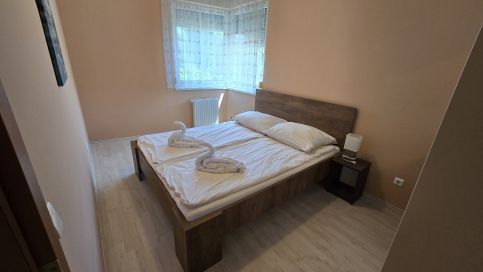 Betti Apartman12