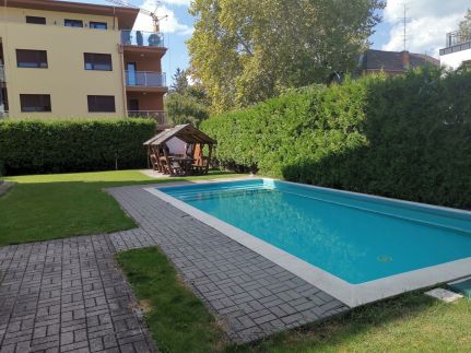 Betti Apartman1