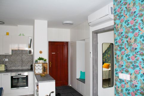 Aurora Apartman8