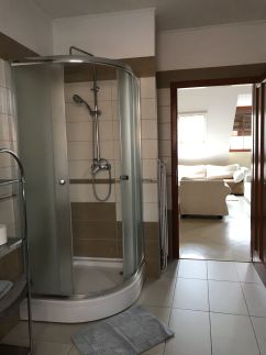 Merényi Luxus Apartman11