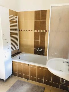 Erkel 19 Apartmanház21