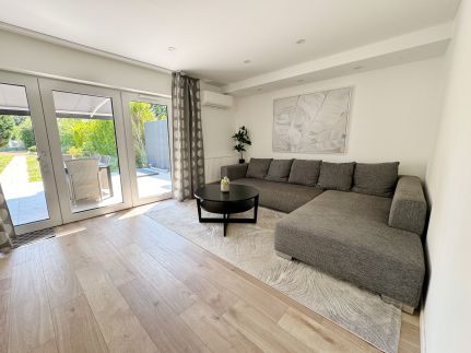 Pura Vida House****3