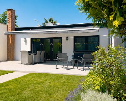 Pura Vida House****